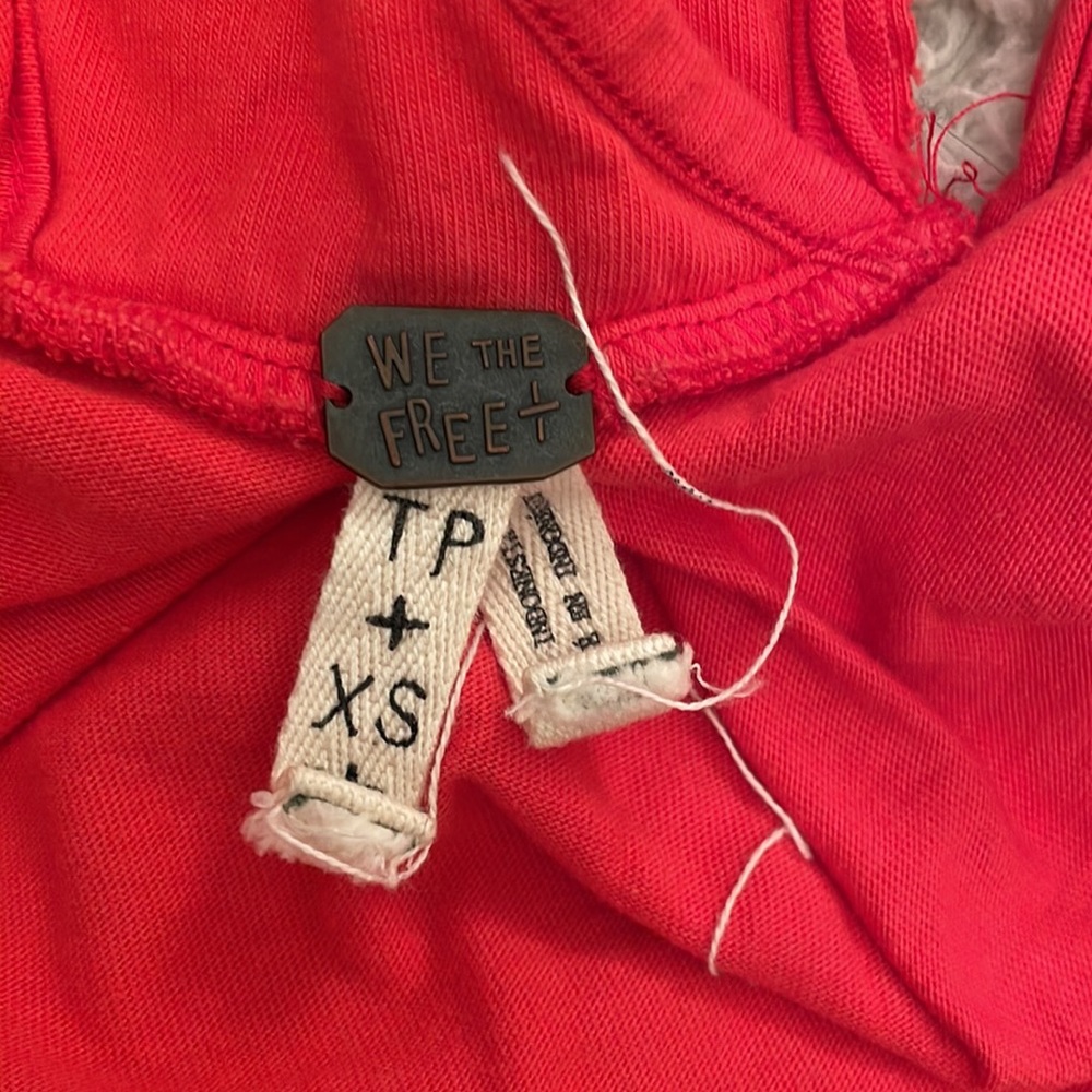 Flowy red tank - Picture 5 of 5